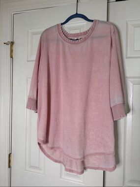 Jane and Delancey Women's Pink Top